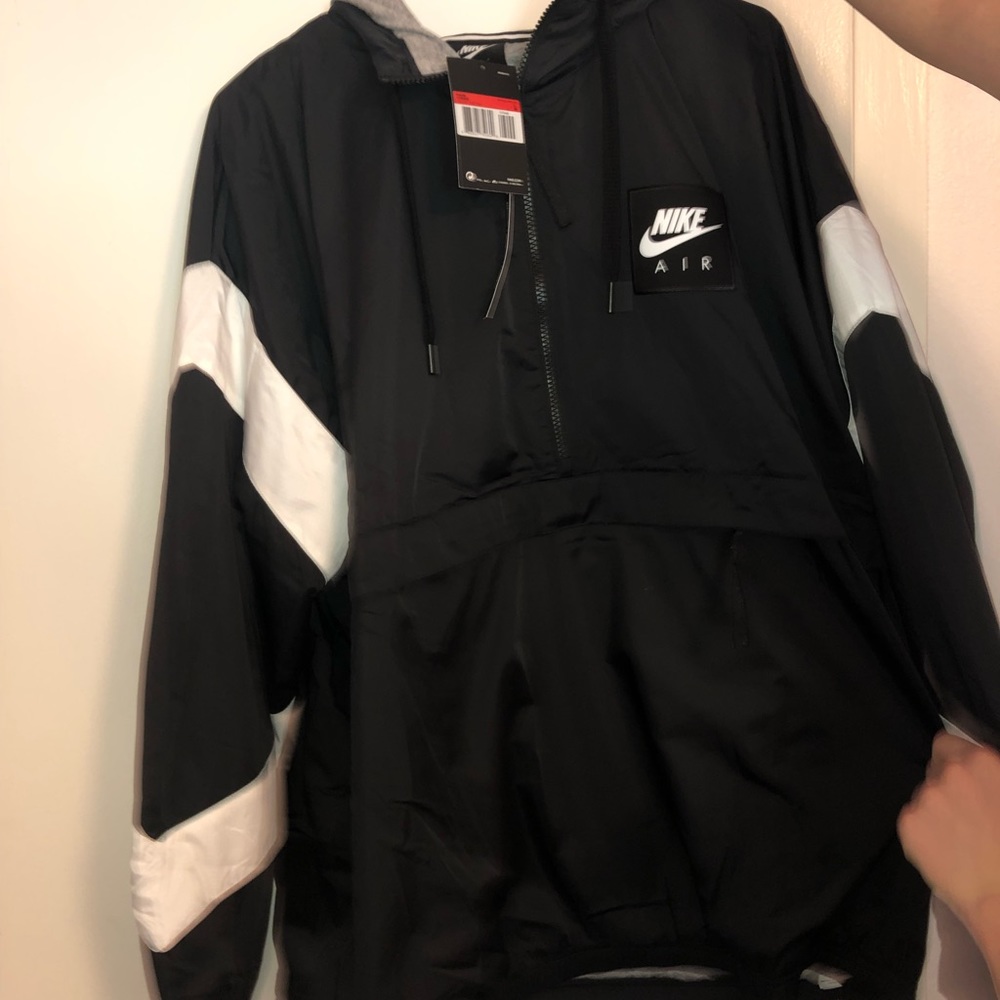 nike windbreaker